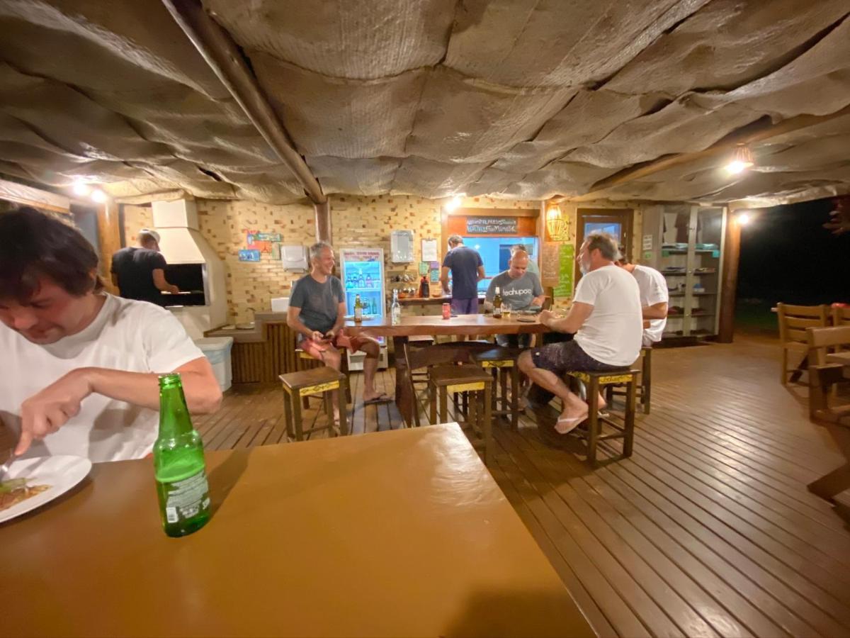 Bahia Surf Camp Hotel Abrantes Exterior photo
