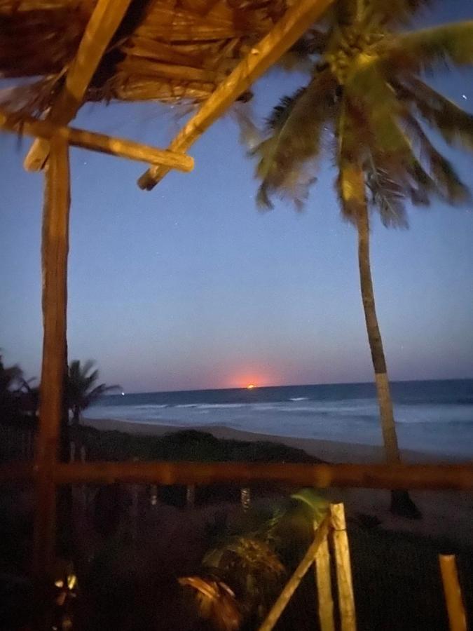 Bahia Surf Camp Hotel Abrantes Exterior photo