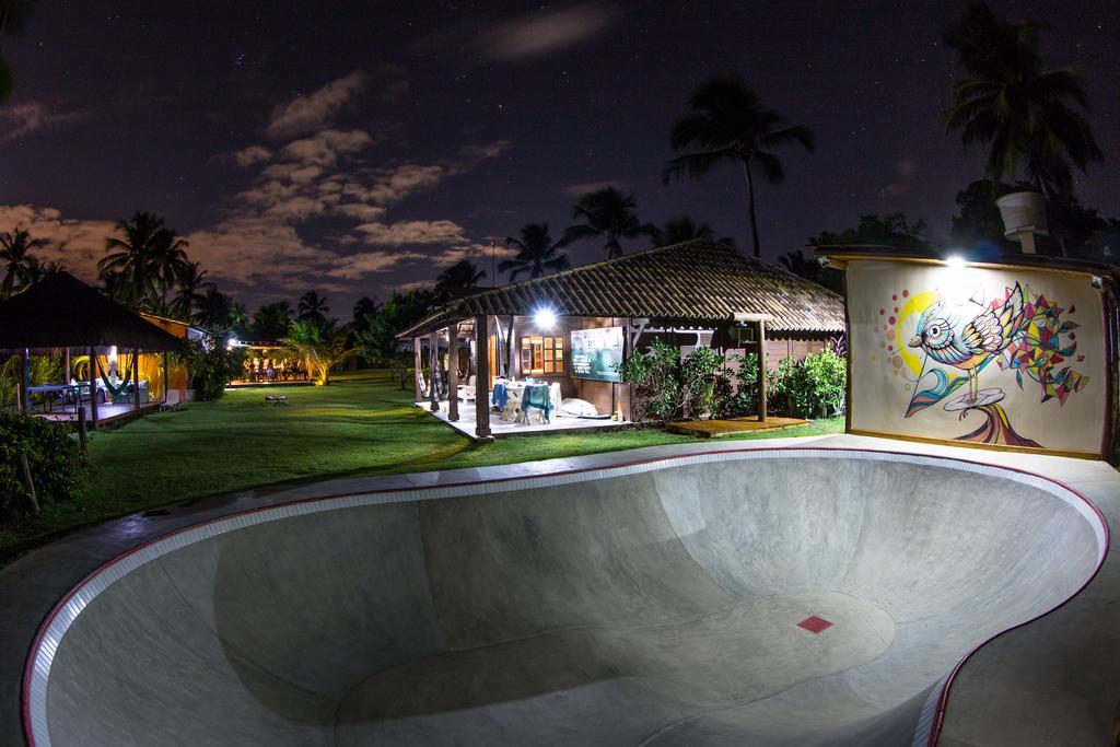 Bahia Surf Camp Hotel Abrantes Exterior photo